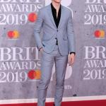 suit,pant,black shirt